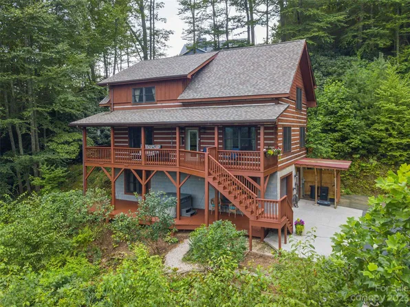 527 Coyote Hollow Rd, Waynesville, NC 28785