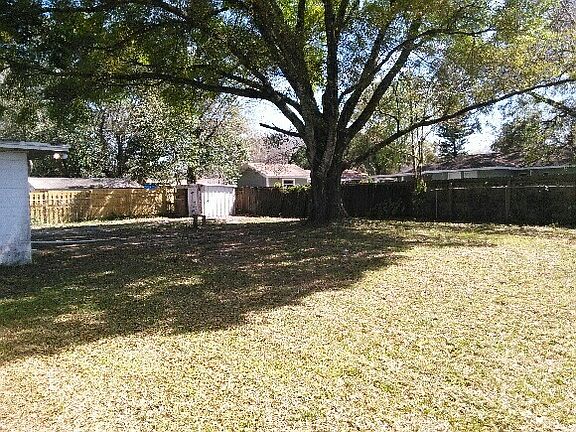 4th image of 109 E 144th Ave