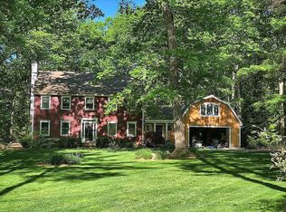 44 Country Farm Rd, Stratham, NH 03885