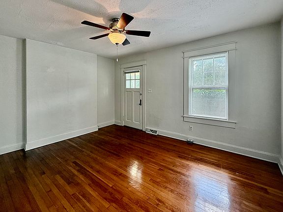 5th image of 1100 N Buchanan Blvd #B