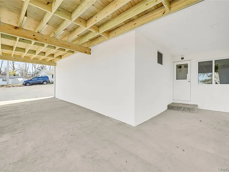 225 Hilltop St — Photo 8