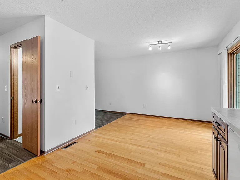 232 3rd Ave NE — Photo 13