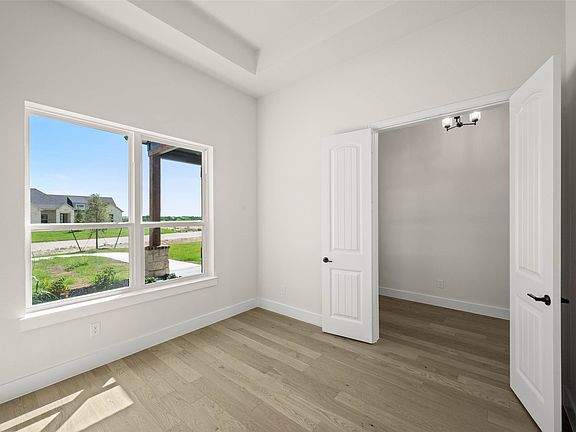 3rd image of 270 Maci Dr
