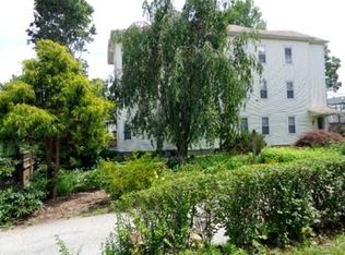 8 Alcott St, Worcester, MA 01610