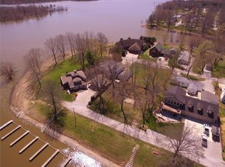 18838 Maple St, Carlyle, IL 62231