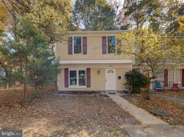 2549 Robinson Pl, Waldorf, MD 20602