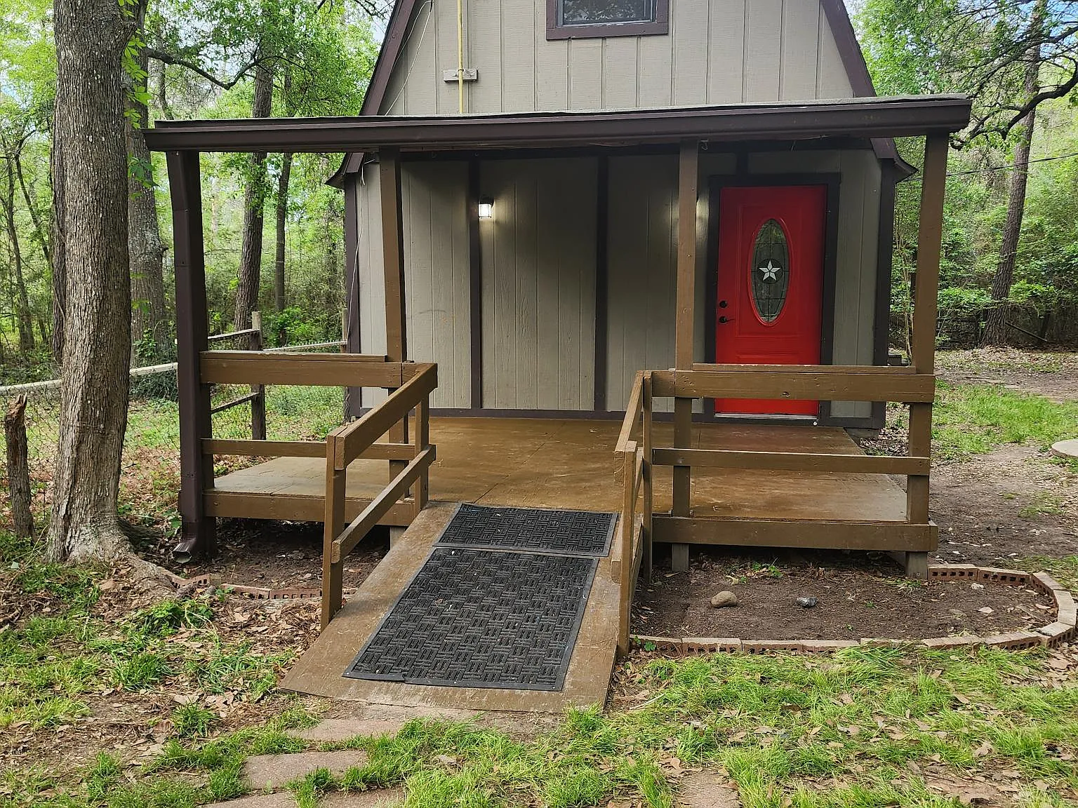 3 bed, 2.5 bath, 1640 sqft, $1,695 — Photo 2