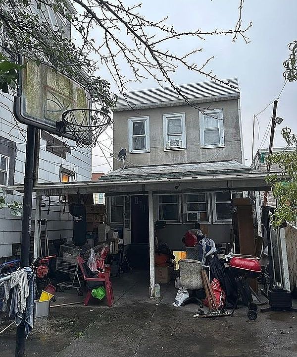 1st image of 3220 95th St
