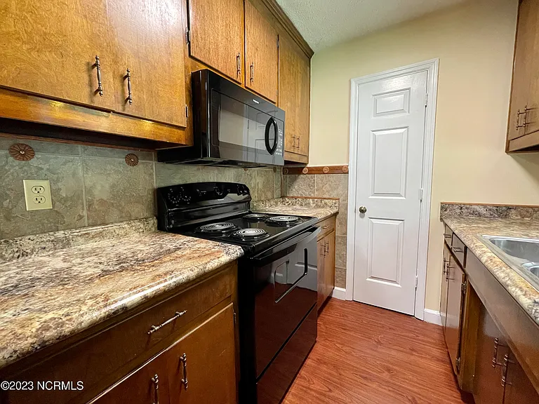 3804 Brandywine Dr — Photo 10