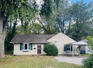119 S 37th St, Belleville, IL 62226