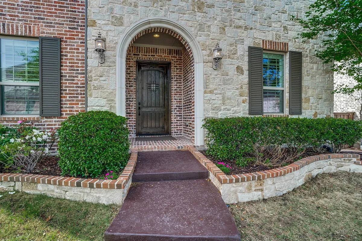 Building Photo - 1071 Jennala Dr