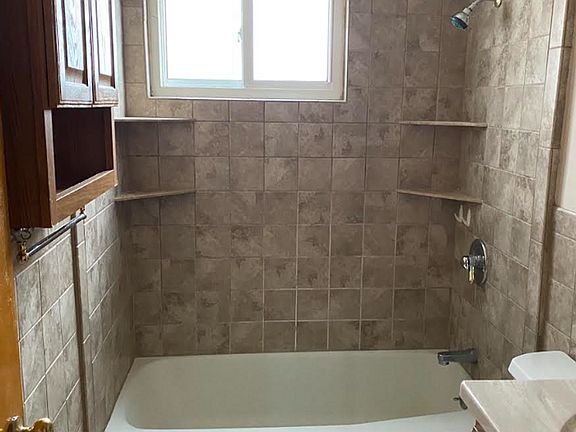 5th image of 8739 Continental Ave