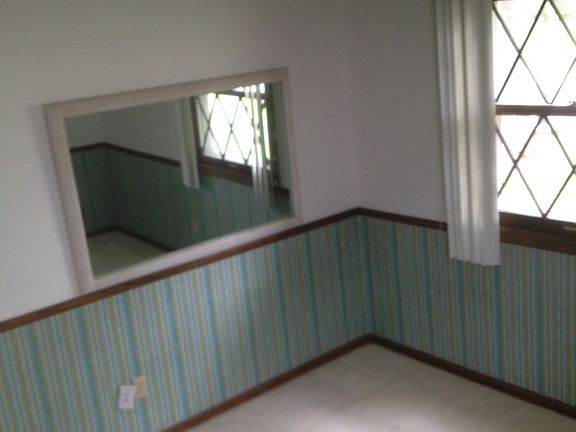 5th image of 4063 Flag Ave N