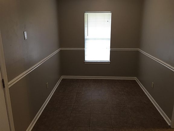 3rd image of 3730 Pembrook Cv