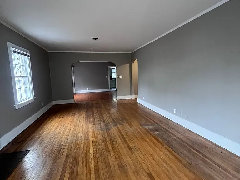 411 S 38th Ave — Photo 6