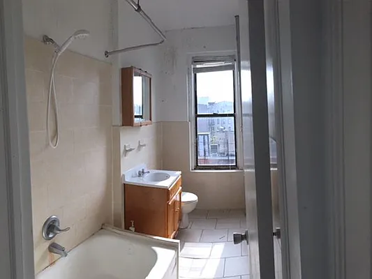 Rented by Smart NY Realty LLC | media 23