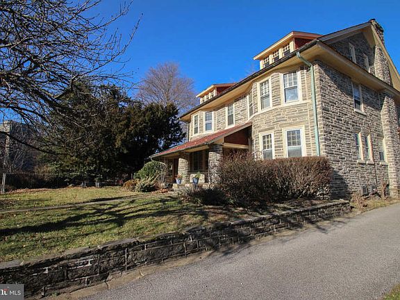 3rd image of 6907 Lincoln Dr
