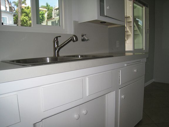 5th image of 111 S Alameda Ln APT 2