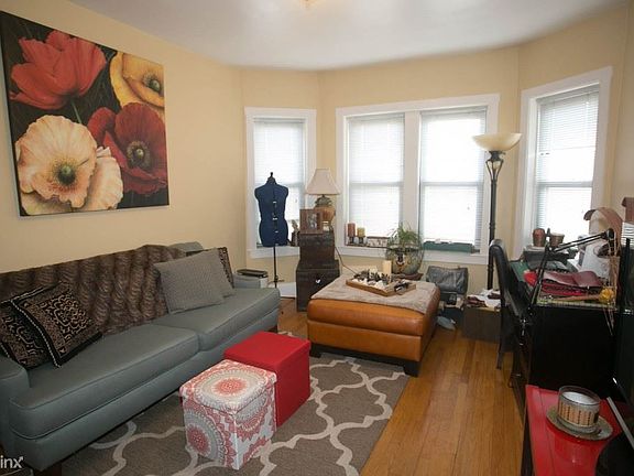 3rd image of 2836 N Francisco Ave APT 3B