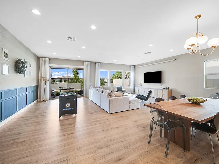 3890 E Bart St — Photo 5