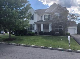 2784 Brinker Ln, Easton, PA 18040