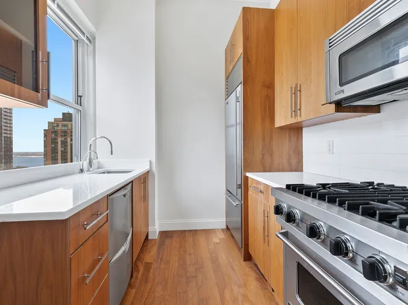 88 Greenwich Street image 4 of 6