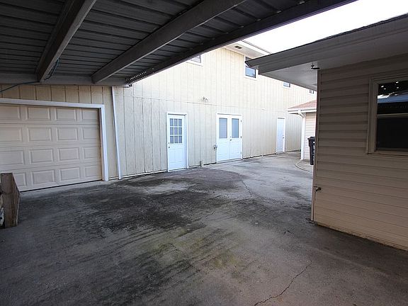 3rd image of 3622 Montesquieu St