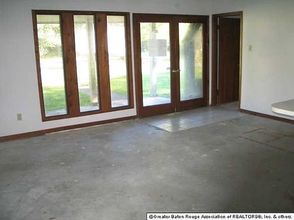 3rd image of 44431 Lakewood Dr