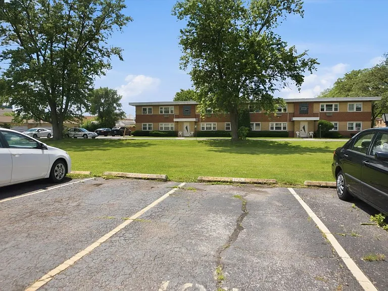 1725 Howard Ave #201 — Photo 11