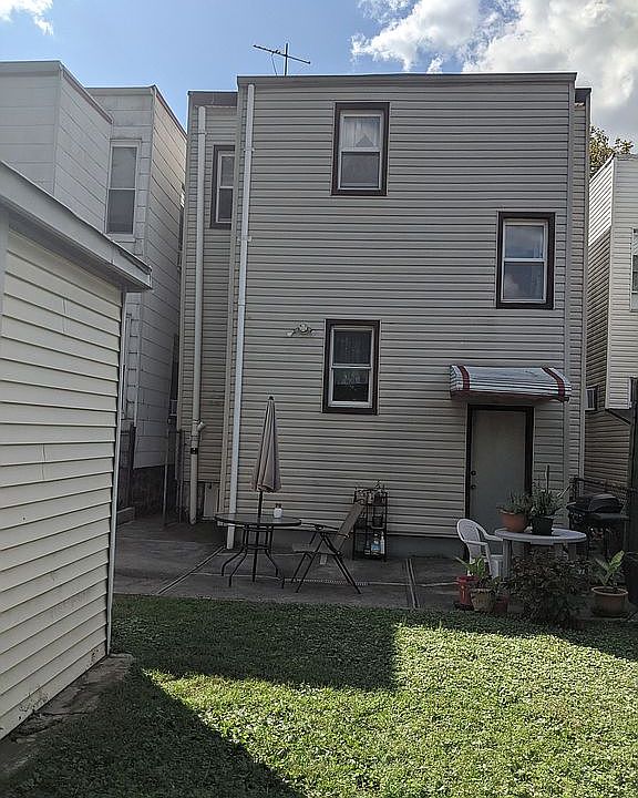 2nd image of 28 Roosevelt Ave