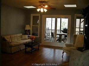 3rd image of 129 Hamlin Dr