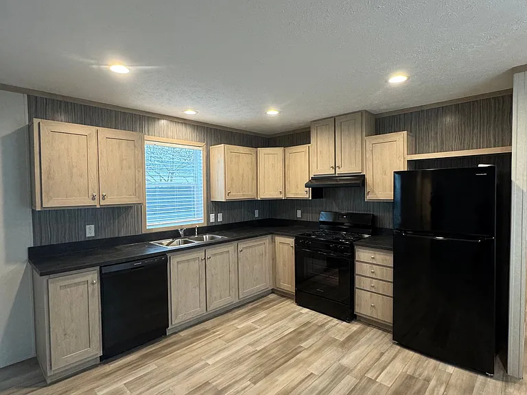 Oak Tree Village — Photo 12