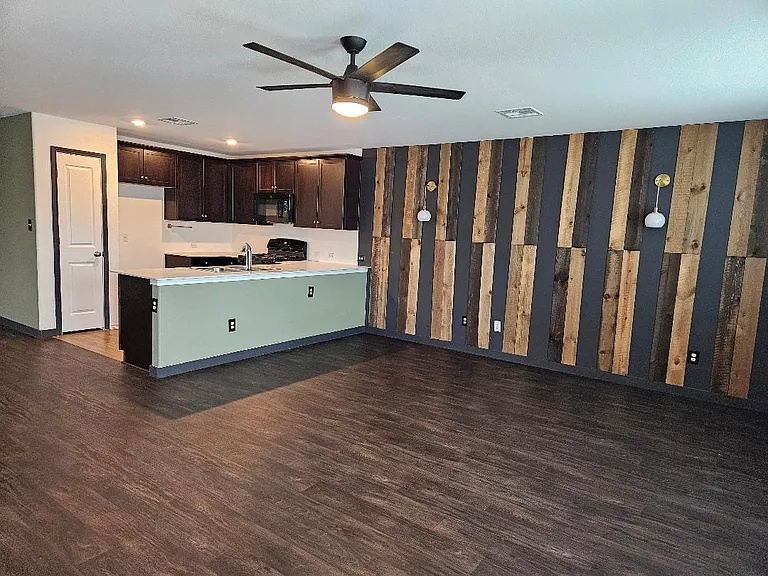 17721 Somerville Ct — Photo 3