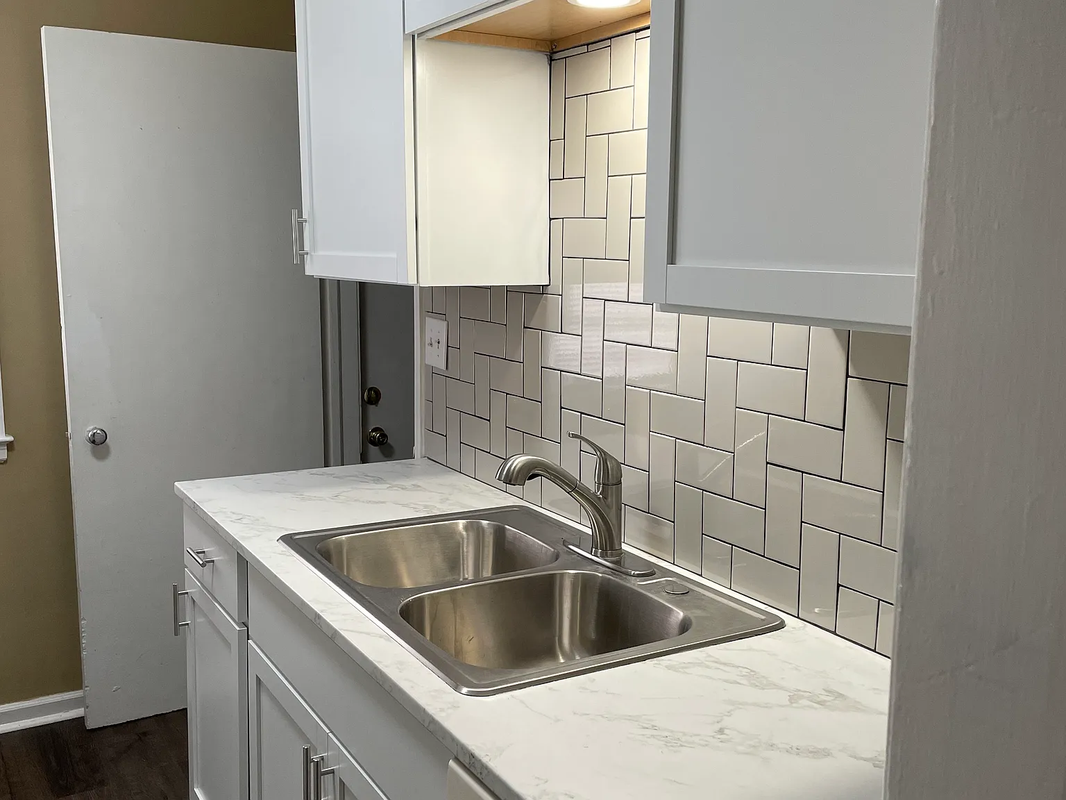 2 bed, 700 sqft, $1,095 — Photo 4
