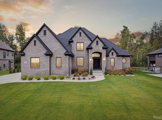 52870 Forest Grv, Shelby Township, MI 48315