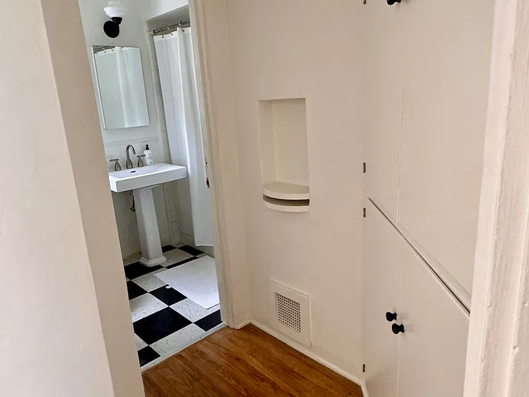4851 Brighton Ave #A — Photo 31