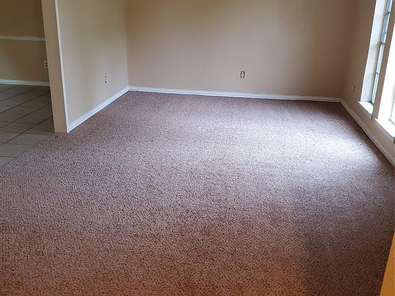 3rd image of 213 Leafwood Cir
