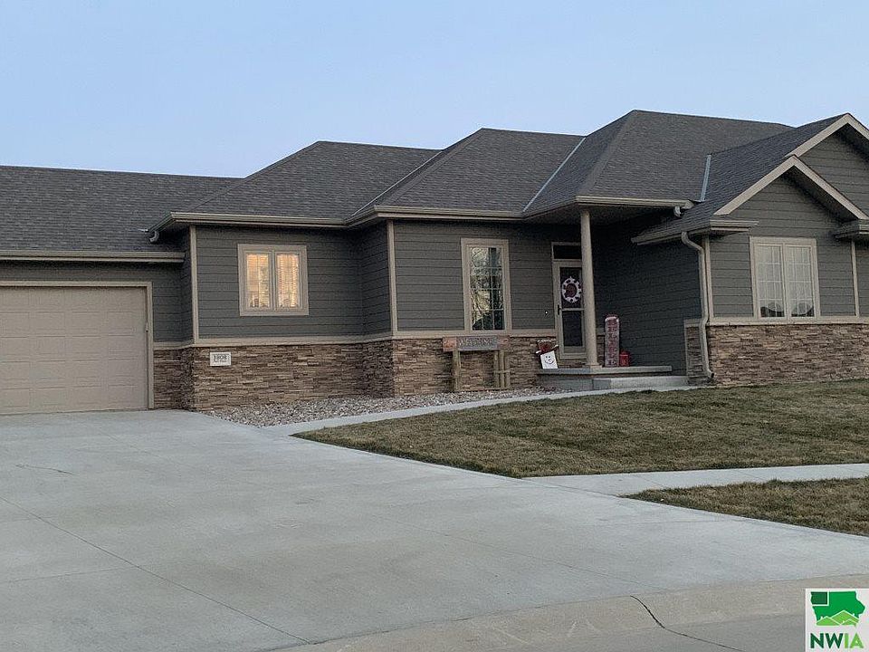 1st image of 3808 Park Pl