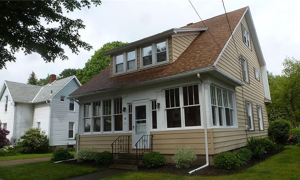 1st image of 18 Town St