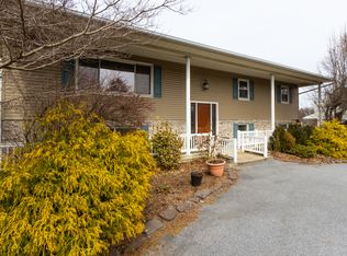 216 Andrea Dr, Lititz, PA 17543