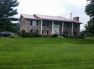 15 Ohio Ave, Ravenswood, WV 26164