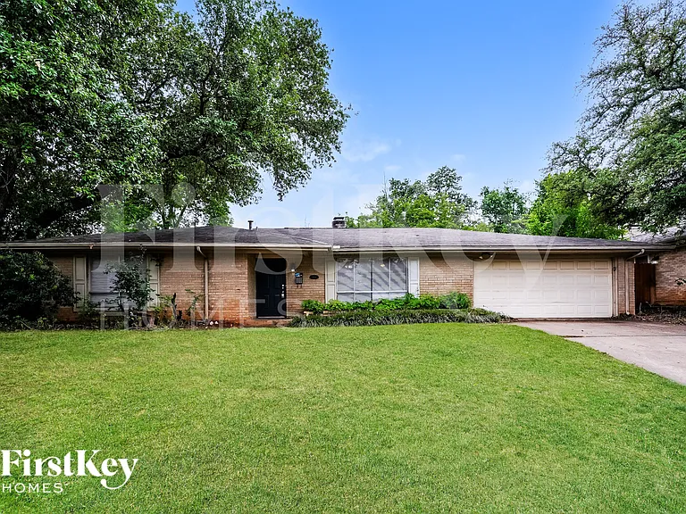 1504 Terrace St — Photo 1