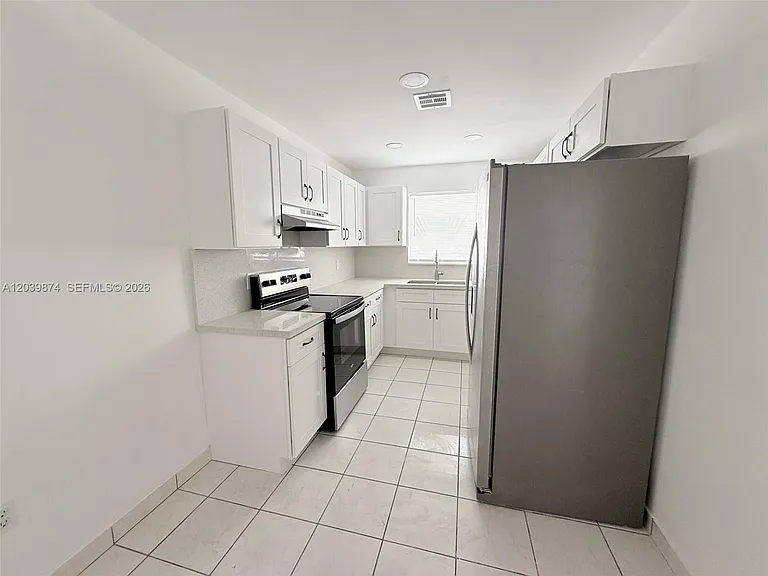 2645 SW 28th Ct #2645 — Photo 6