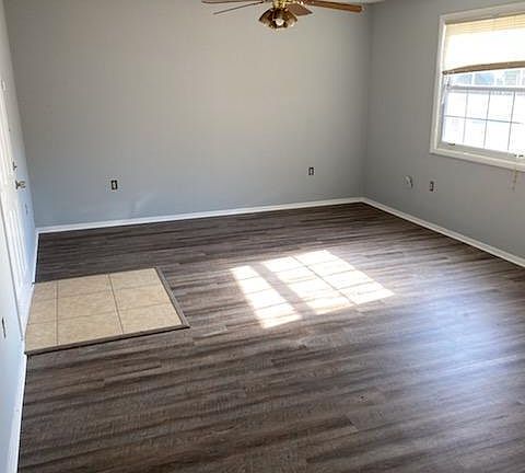 3rd image of 3836 Eloise St