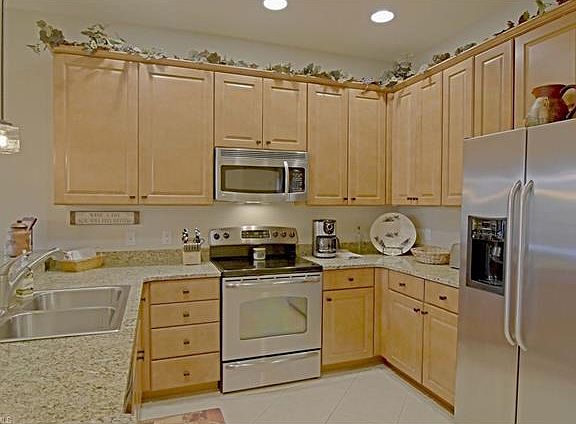 5th image of 9115 Capistrano St S Unit 8201