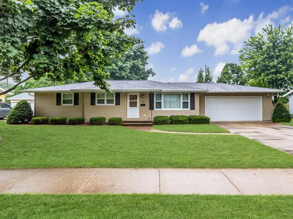 1227 Maple St, Neenah, WI 54956