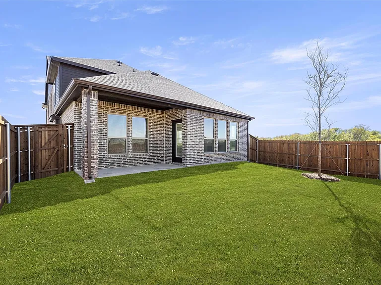 809 Meadow Spring Ln — Photo 28