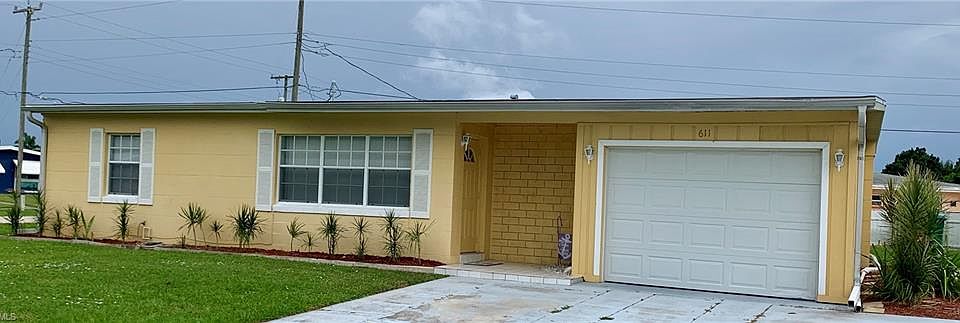 1st image of 611 Floral Ln