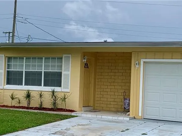 611 Floral Ln, Pt Charlotte, FL 33952