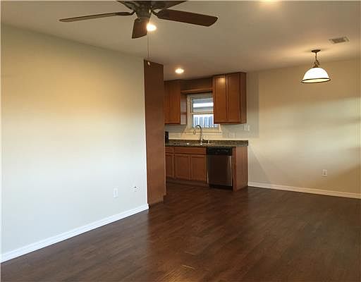 5th image of 435 McGuire Cir